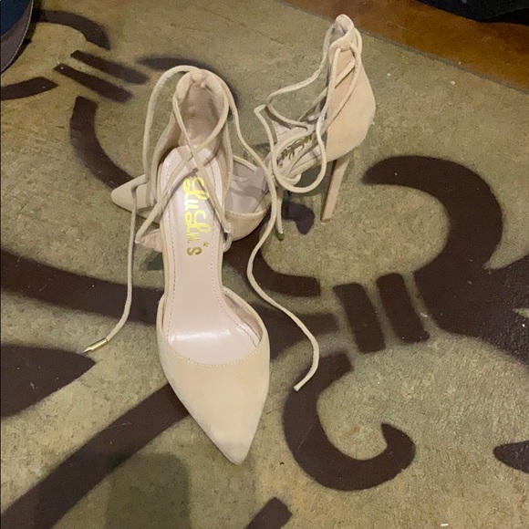 Lace up heels - Picture 3 of 3